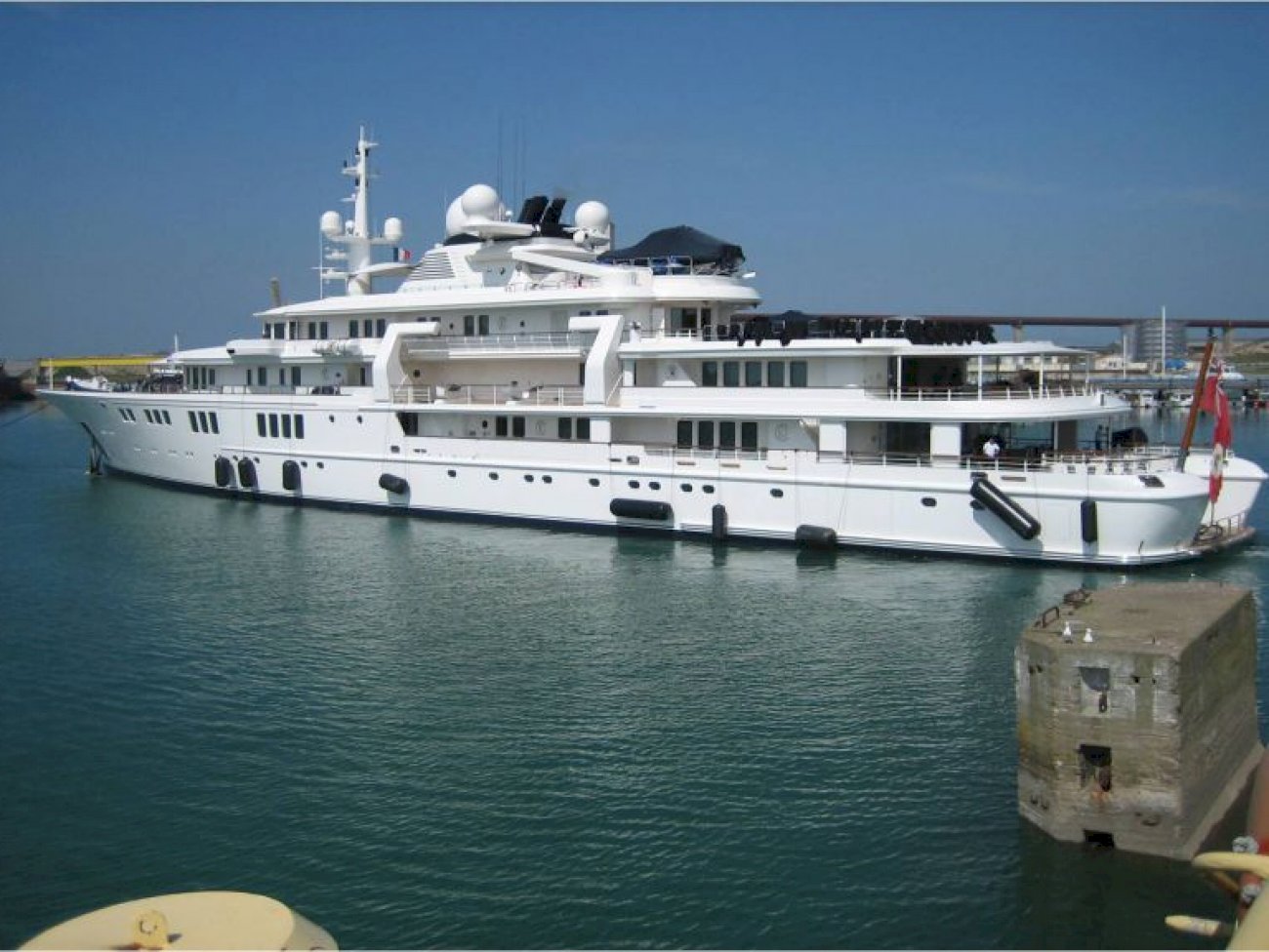 Tatoosh yacht